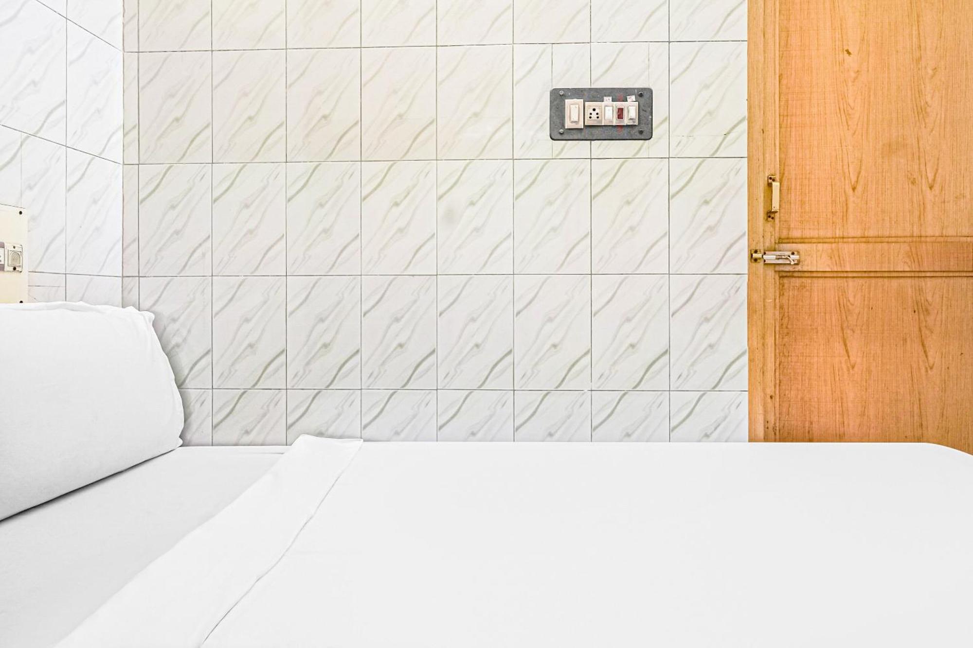 Spot On Venkata Sai Residency Hotel Tirupati Luaran gambar
